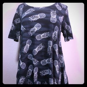 Lularoe Pineapple Perfect T medium NWT